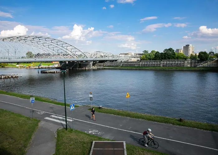 Vistula River Modern By Bookinghost شقة كراكوفيا